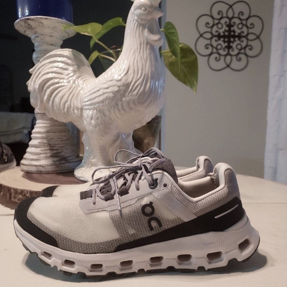 On Cloudvista size 7.5 Women